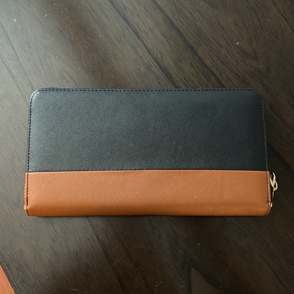 Divvy Up Wallet - Picture 2 of 7